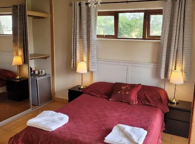 Brigadoon Lakeview Roundwood